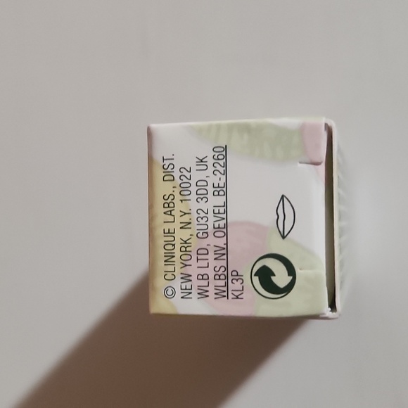 CLINIQUE Woo Me Even Better Pop Lipcolour - Picture 5 of 7